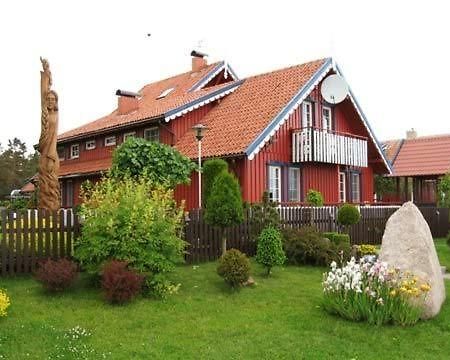 Vila Elvyra Nida Luaran gambar
